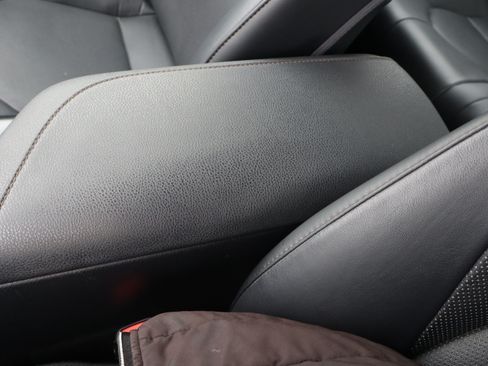 Used 2020 Toyota Camry XLE image 31