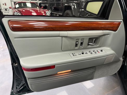Used 1996 Cadillac De Ville image 17