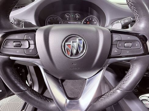 Used 2022 Buick Enclave Essence image 12