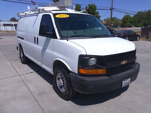 Used 2016 Chevrolet Express 3500 RWD image 1