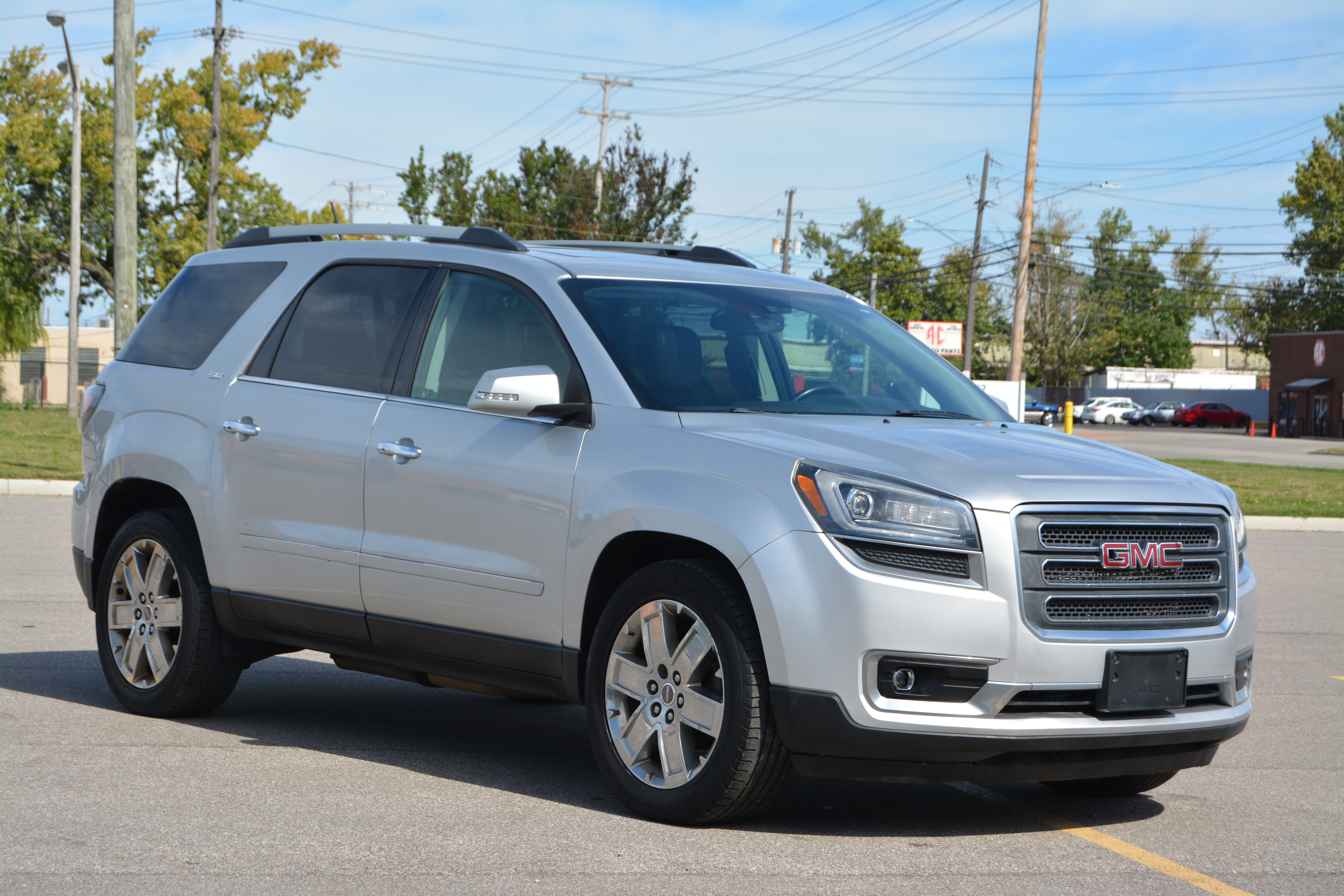 Used 2017 GMC Acadia Limited AWD SLT image 1