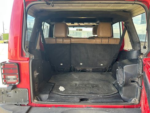 Used 2012 Jeep Wrangler Sahara image 12