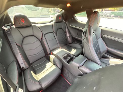 Used 2016 Maserati GranTurismo Sport image 16
