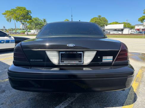 Used 2011 Ford Crown Victoria Police Interceptor RWD image 8