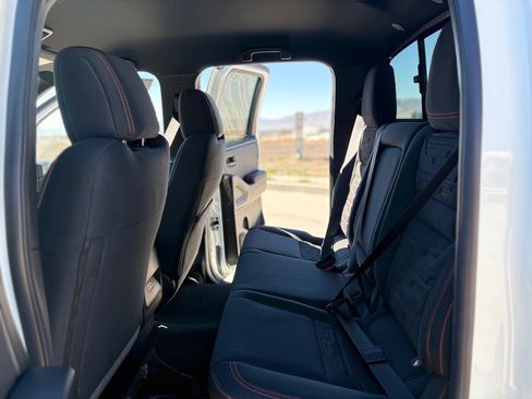 Used 2026 Nissan Frontier PRO-4X image 11