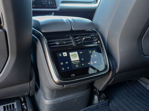 Used 2025 Rivian R1S Adventure image 20