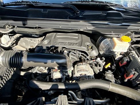 Used 2019 RAM 1500 Longhorn image 3