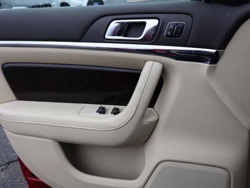 Used 2015 Lincoln MKS Elite image 21