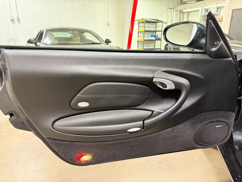 Used 2004 Porsche 911 Coupe 2 wheel drive image 17