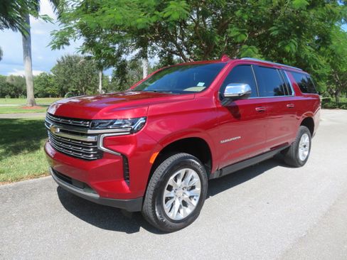 Used 2023 Chevrolet Suburban Premier image 12