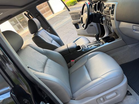 Used 2007 Toyota 4Runner Limited image 34