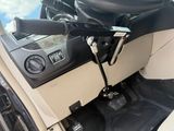 Used 2013 Chrysler Town & Country Limited image 5
