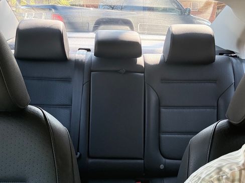 Used 2017 Volkswagen Jetta SE image 21