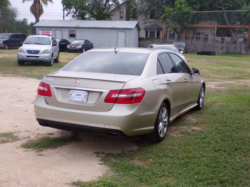 Used 2013 Mercedes-Benz E 350 Sport image 4