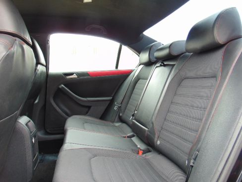 Used 2014 Volkswagen Jetta GLI Autobahn image 21