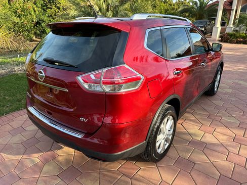 Used 2016 Nissan Rogue SV image 4