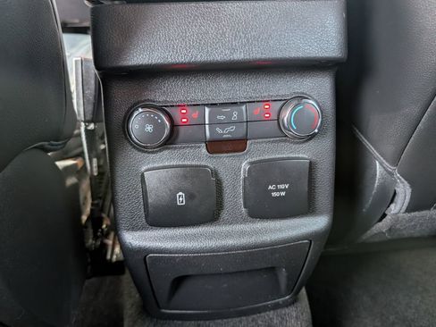 Used 2018 Ford Explorer Limited image 18