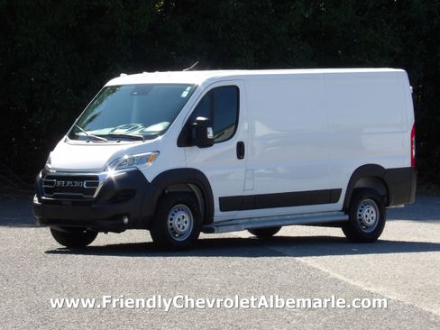 Used 2025 RAM ProMaster 2500 136 FWD image 1