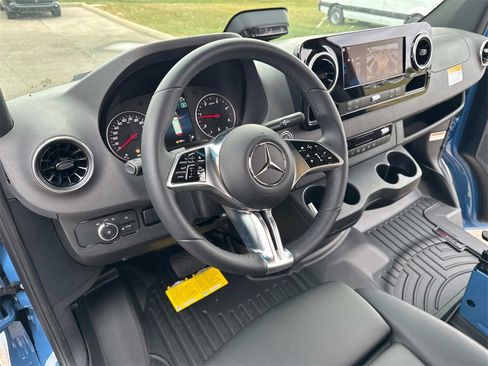 New 2025 Mercedes-Benz Sprinter 2500 image 37