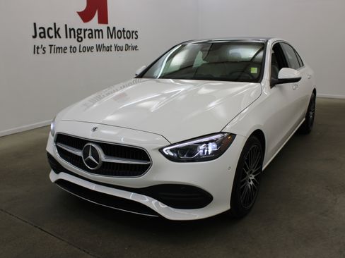 Used 2025 Mercedes-Benz C 300 image 2