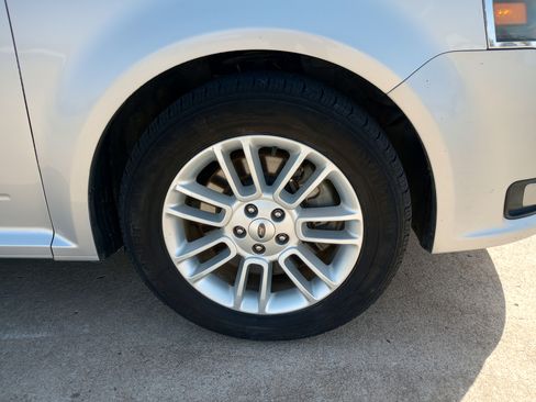 Used 2014 Ford Flex SEL image 9