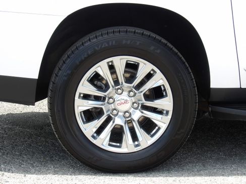 Used 2025 GMC Yukon XL Denali image 11