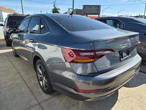 Used 2019 Volkswagen Jetta R-Line image 4