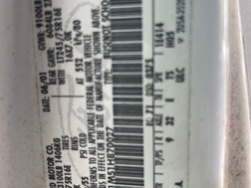 Used 2001 Ford E-350 and Econoline 350 Club Wagon image 17