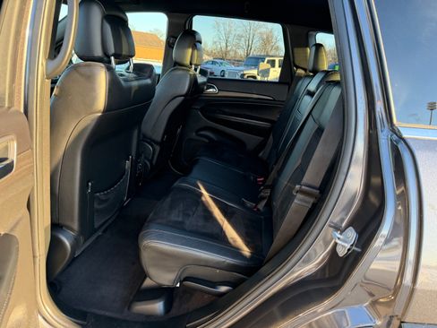 Used 2018 Jeep Grand Cherokee Laredo image 9