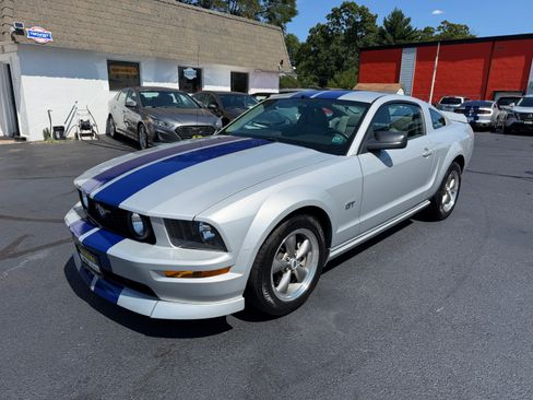 Used 2006 Ford Mustang GT Premium RWD image 26