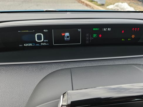 Used 2020 Toyota Prius Prime Limited image 19