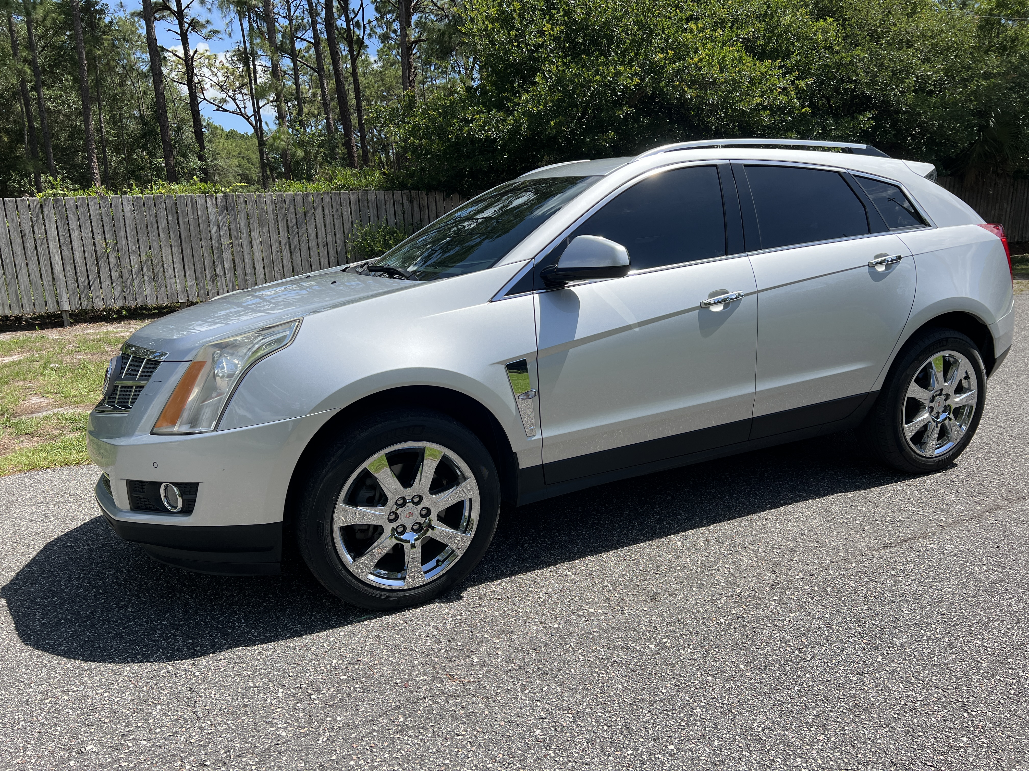 Used 2010 Cadillac SRX AWD Performance image 2