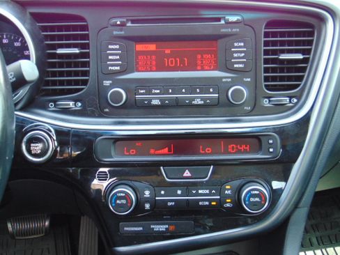 Used 2015 Kia Optima LX image 15