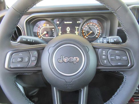 New 2025 Jeep Wrangler Unlimited Rubicon image 22