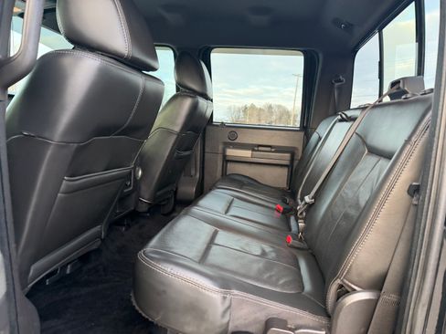 Used 2011 Ford F250 Lariat image 10