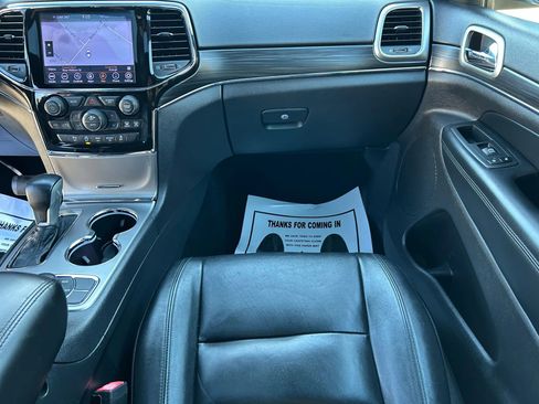 Used 2019 Jeep Grand Cherokee Limited image 38