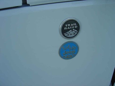 Used 2018 Jeep Wrangler 4xe Unlimited Sahara image 11