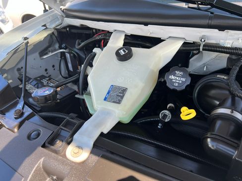 Used 2018 Chevrolet Express 3500 image 22