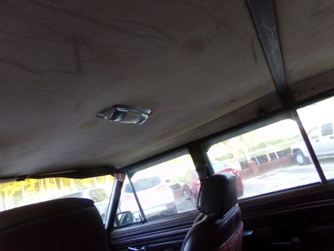 Used 1988 Jeep Grand Wagoneer image 24