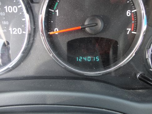 Used 2012 Jeep Liberty 4WD Limited Jet image 6