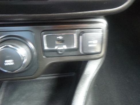 Used 2021 Jeep Renegade Latitude image 22