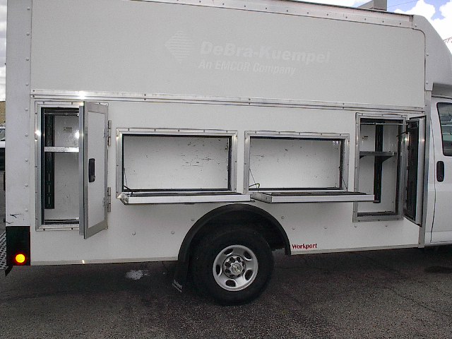 Used 2022 Chevrolet Express 3500 UNAVAIL RWD image 5