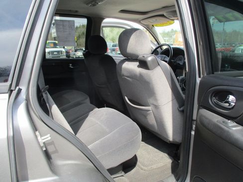 Used 2007 GMC Envoy SLE image 26