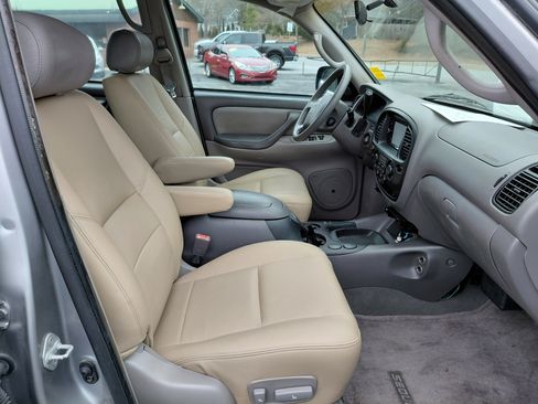 Used 2003 Toyota Sequoia SR5 image 14