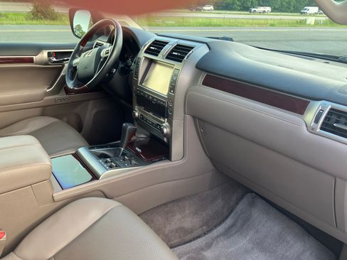 Used 2015 Lexus GX 460 Luxury AWD/4WD image 12