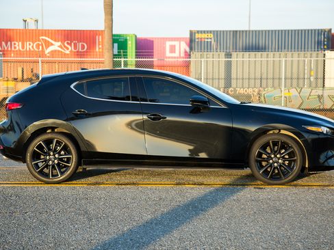 Used 2021 MAZDA MAZDA3 w/ Premium Package image 6