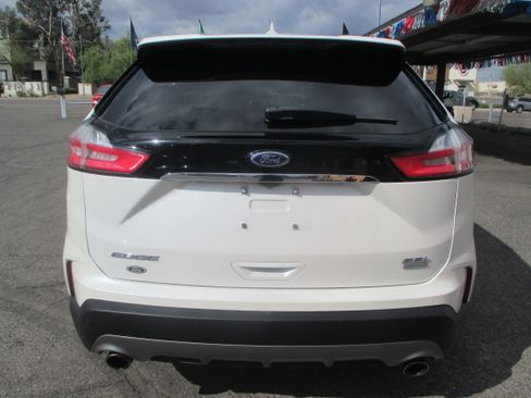 Used 2019 Ford Edge SEL Plus image 12