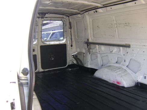 Used 2003 Ford E-350 and Econoline 350 Extended Super Duty RWD image 11