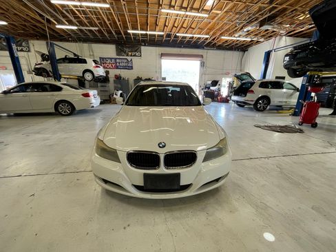 Used 2011 BMW 328i image 4