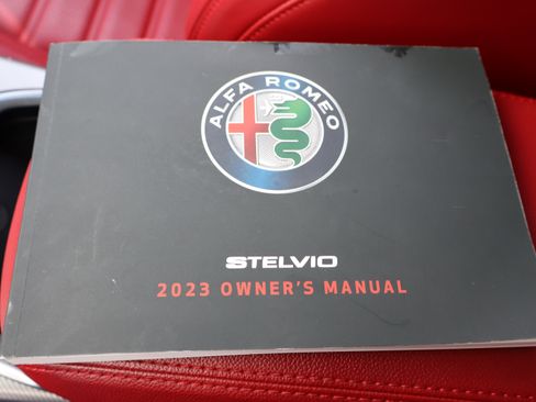 Used 2023 Alfa Romeo Stelvio Veloce image 34